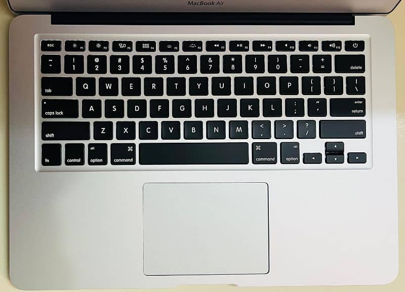 MacBook Air 2017, 13.4"inch ( 8GB / 128SSD ) 5