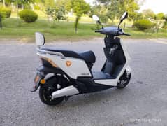 Yadea electric scooty T9 model