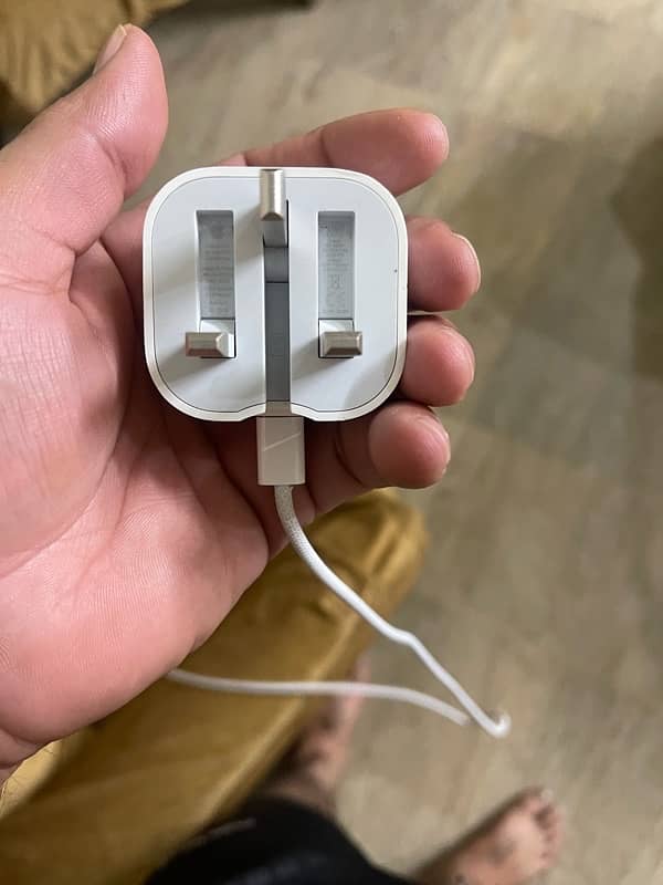 iPhone 15 pro max charger 0