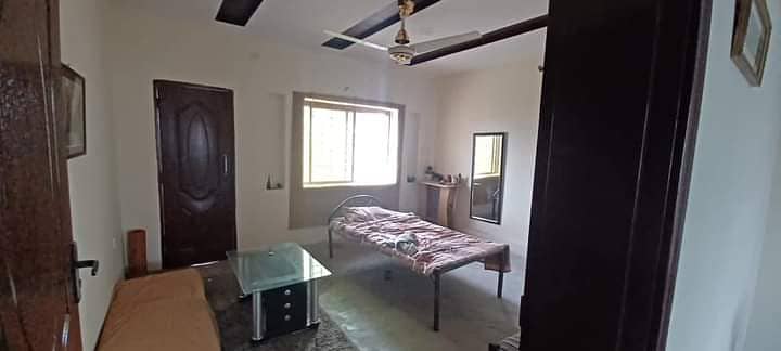 3 Storey House In Gulistan Colony 7