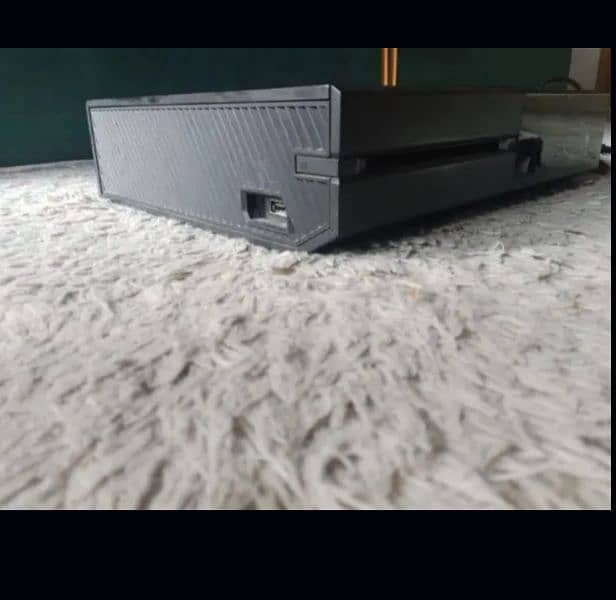 Xbox One (1TB) 1