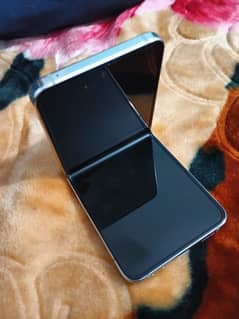 samsung galaxy z flip 5 complete box PTA Approved is for sale