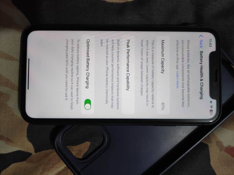 iphone 11  factory unlocked 4