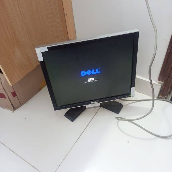 I'm selling my lcd monitor (urgent sale) 0