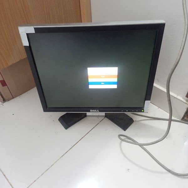 I'm selling my lcd monitor (urgent sale) 3