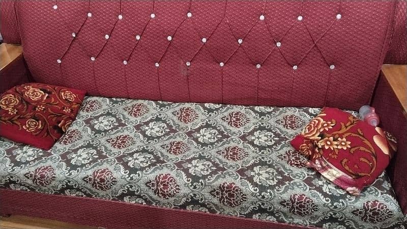 5 seater sofa used like Good condition 6