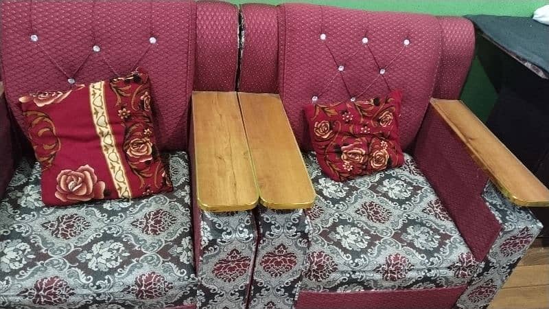 5 seater sofa used like Good condition 7