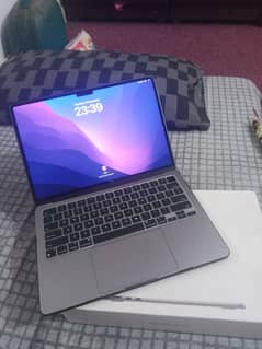 MacBook Air M2 8/256 10/10 Condition