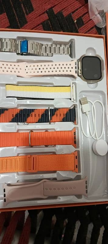 Smart Watch With free 6 Straps 0