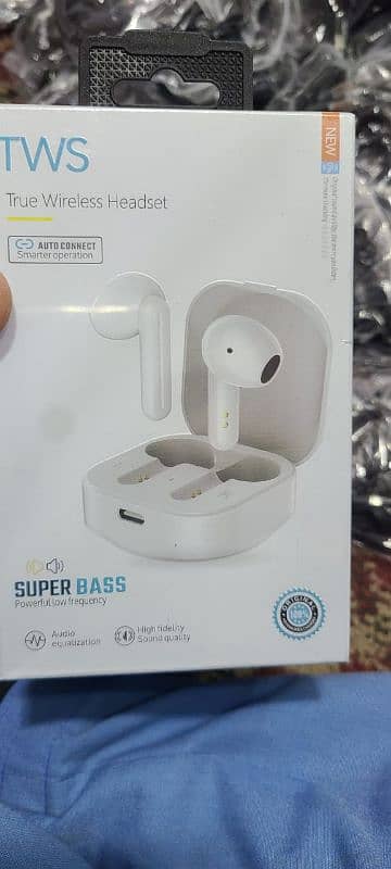 AK come ear buds 2