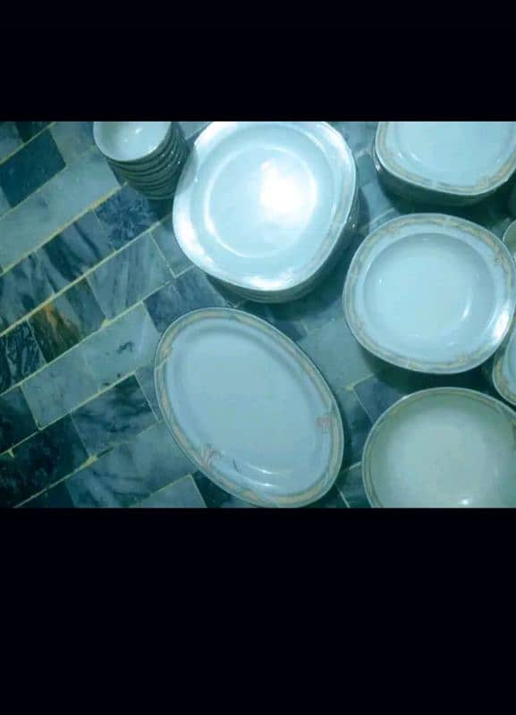 Marble crockery set 9