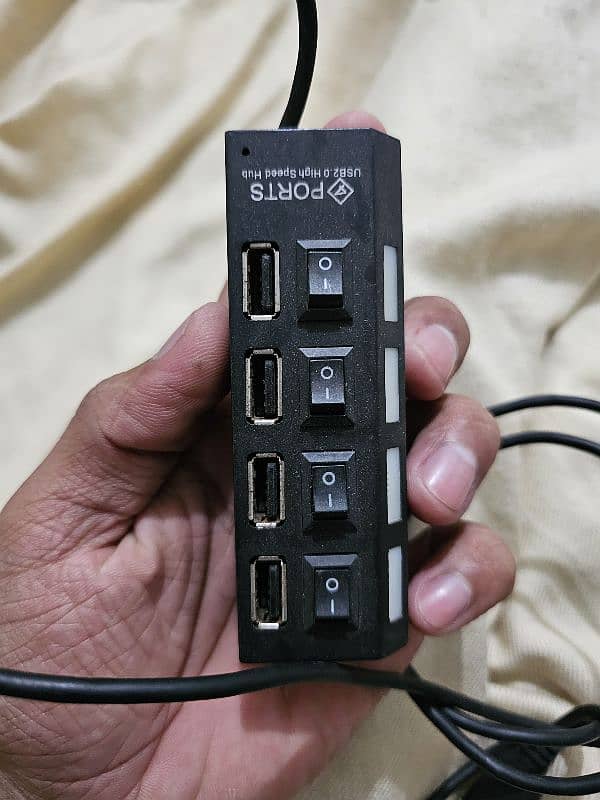 USB hub 4 ports 0