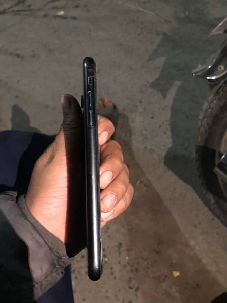 iPhone XR non pta 10/9 all ok 4