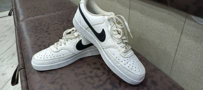 hy I am selling original new NIKe shoes