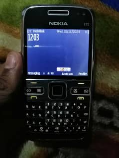 Nokia E72