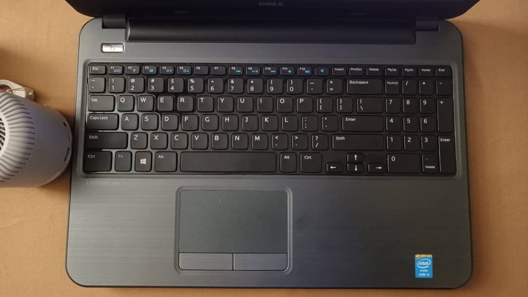 Dell Latitude 3540 1