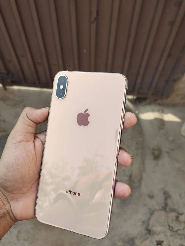 Iphone XS Max most demanding iphone in Pakistan for sale and Xchange 4