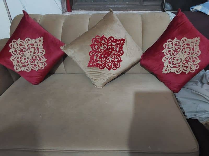 l shqped sofa in good condition 3