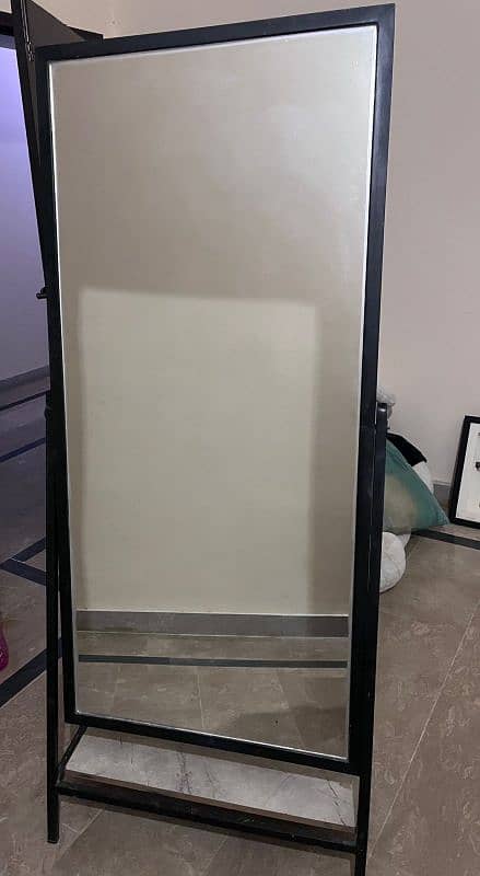 steel stand mirror in black colour 3