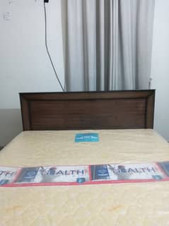 Urgent sell DABAL BED SIZE 6 BY 6,5 WITH MATTRESS DIAMOND MEDICAL ULT