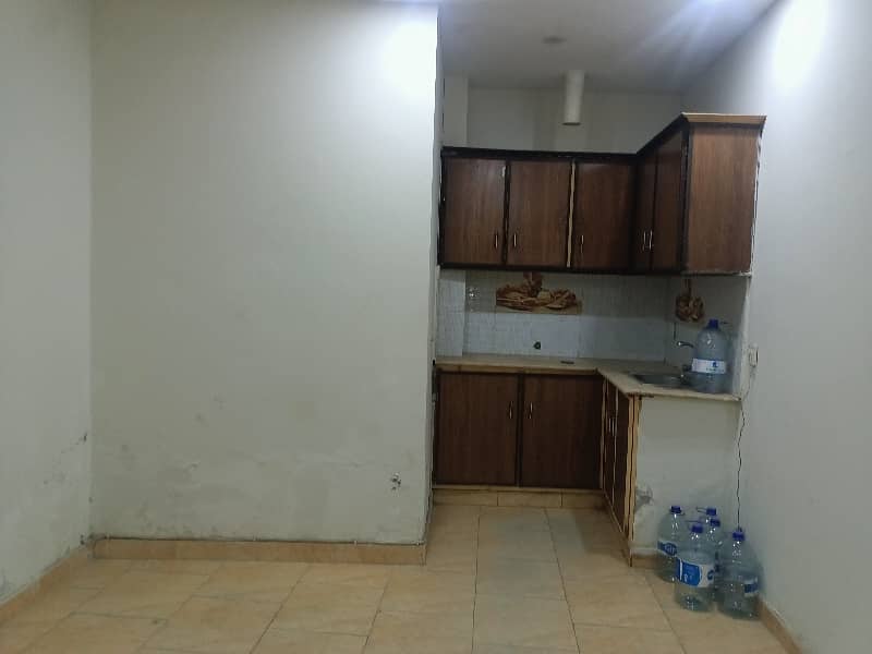 Flat Available For Rent 6