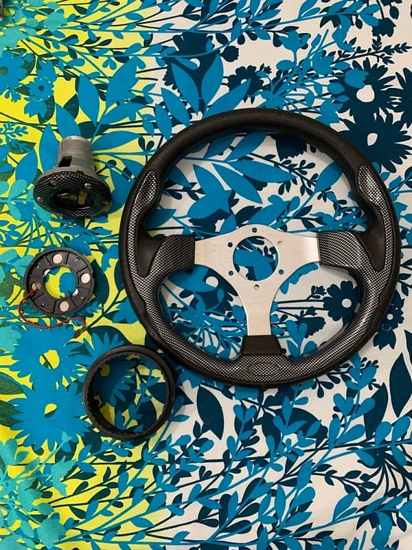 Momo Steering Wheel ( Carbon Fiber Edition ) 0