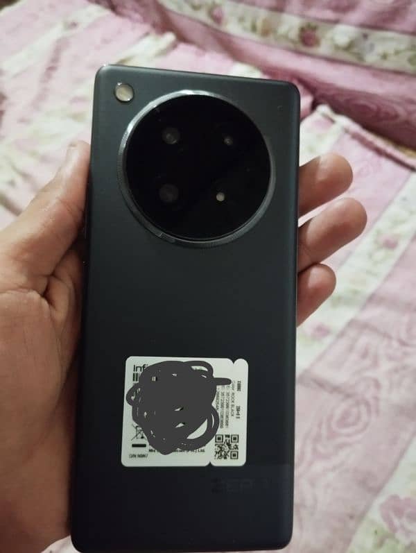 INFINIX ZERO 40 ONLY 5 DAYS USED. 2