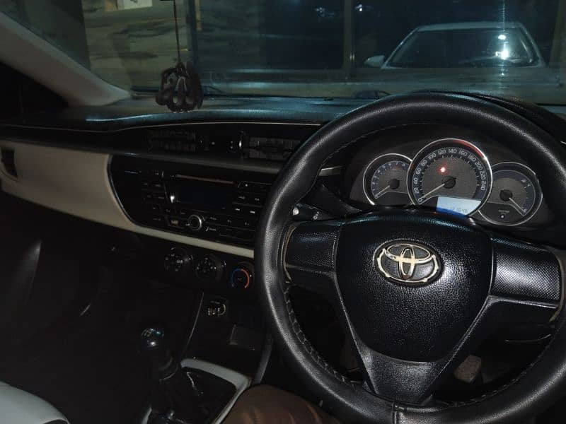 Toyota Corolla XLI 2015 17