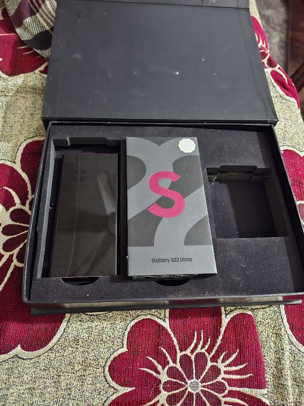 samsung s22 ultra official pta approved 10/10 condition 1