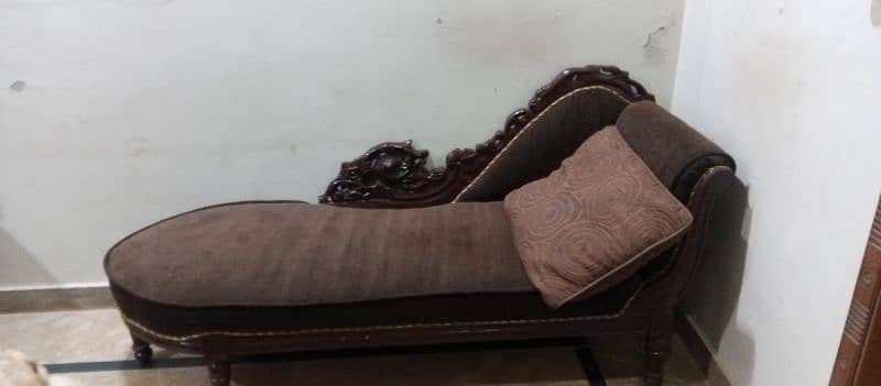 beautiful Couch new condition 2