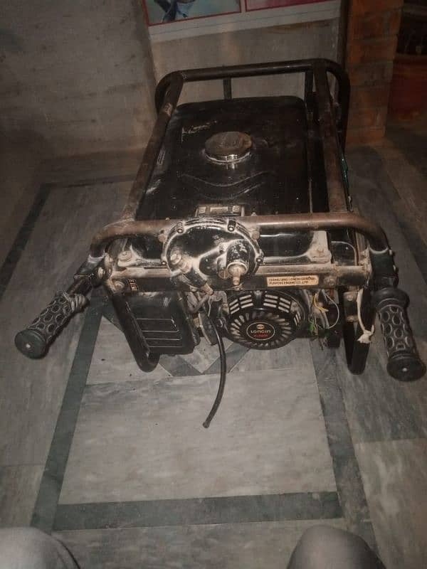 generator 2.3KVa great condition 3