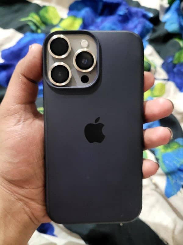 iphone xr into 15 pro max,non pta,all ok,80% battery,faceid active 9