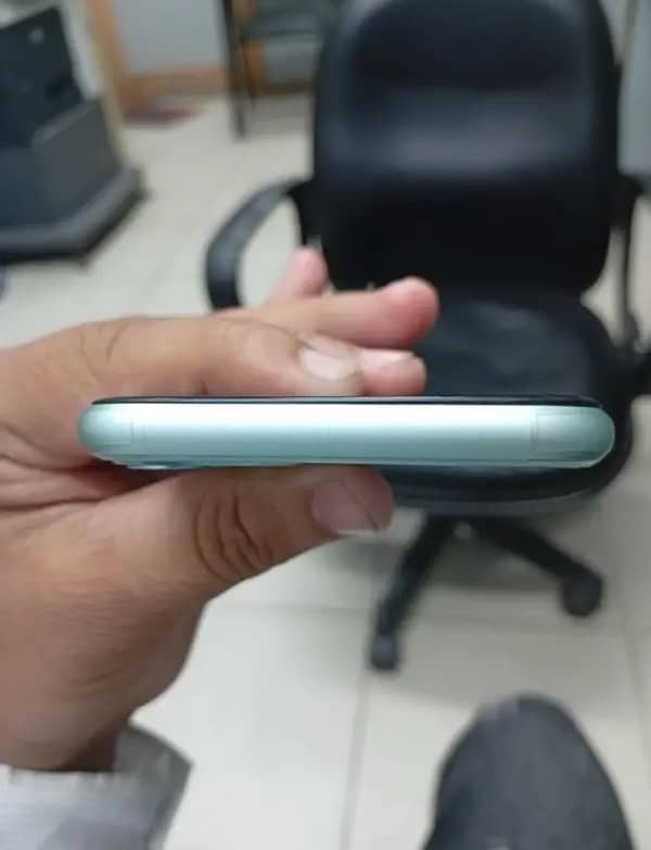 iPhone 11 64gb PTA Approved 1