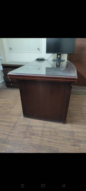 laminated tables for urgent sale 1