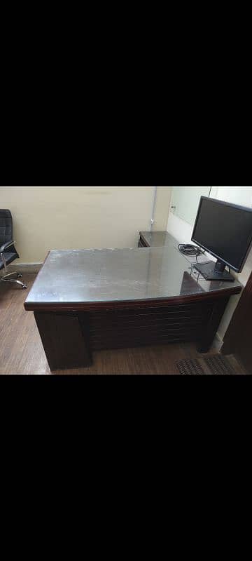 laminated tables for urgent sale 2