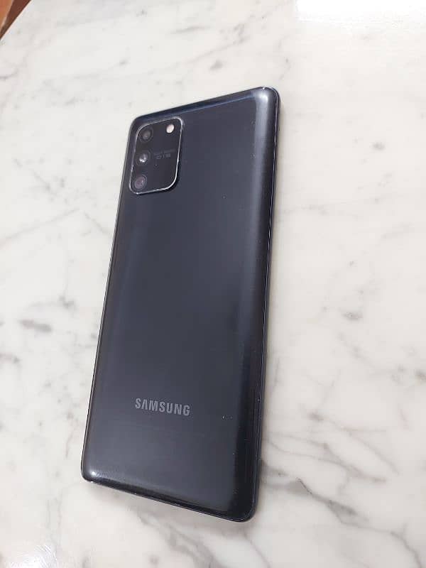 Samsung Galaxy S10 Lite 13