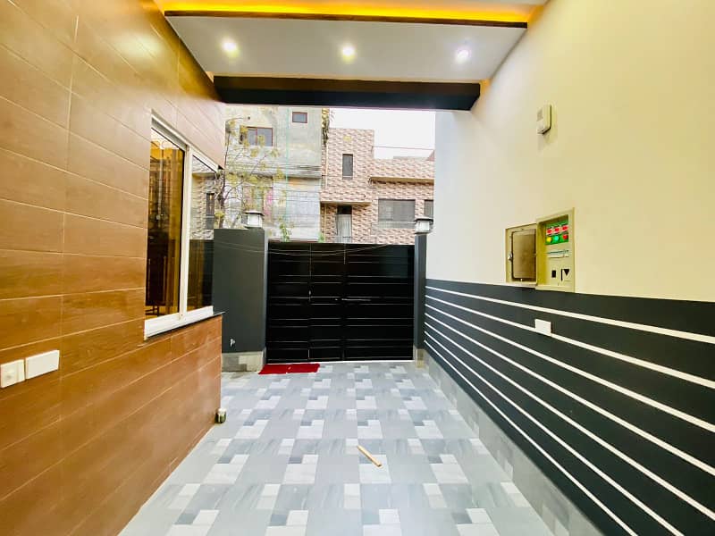 6.5 Marla Brand New Triple Storey House For Sale In Samanabad Lahore 4