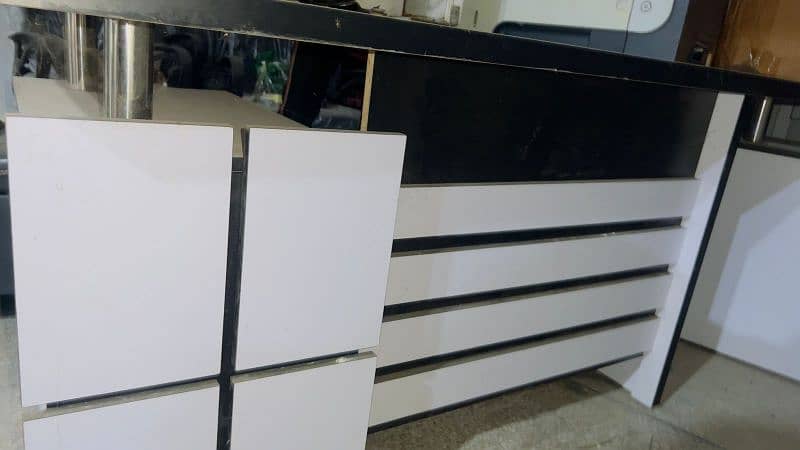 Office table fine and good wood material available 10