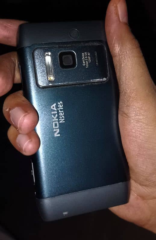 Nokia N8 5