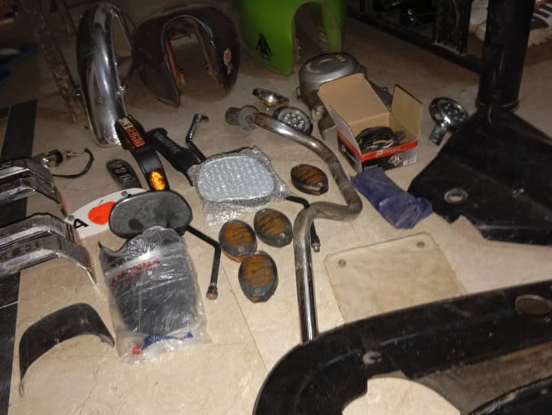 honda 125 or 70 genuine accesoriess available for sale 2