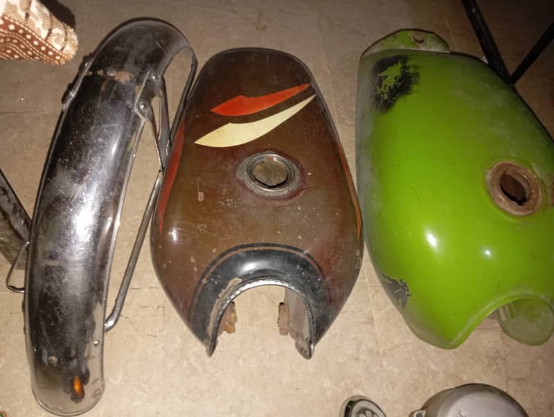 honda 125 or 70 genuine accesoriess available for sale 4