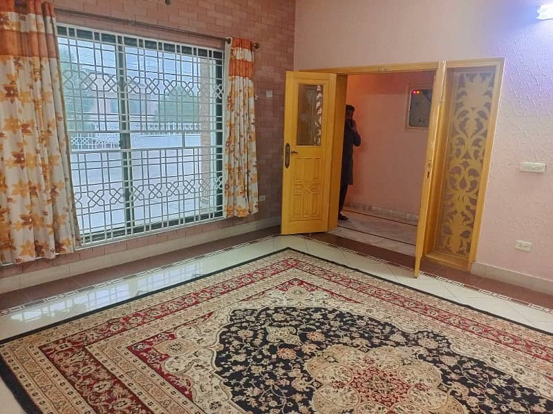 1 kanal beautiful uper portion for rent at the prime location of johar town 8