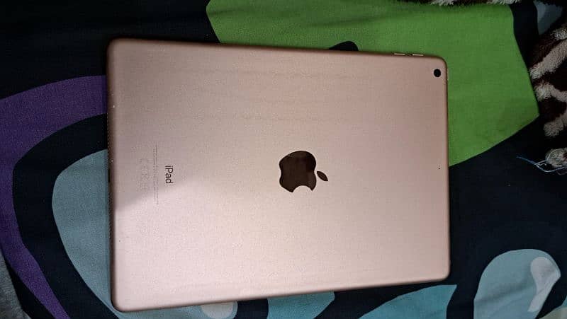 ipad 7th Gen, rose gold 2