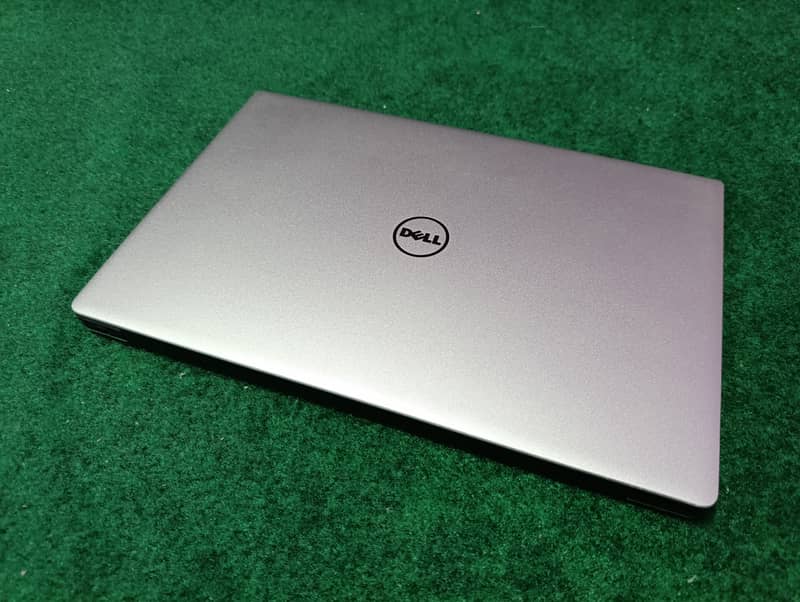 DELL XPS Core i5 6th Gen 8GB 256GB SSD 6+ Hours Battery Backlight 1