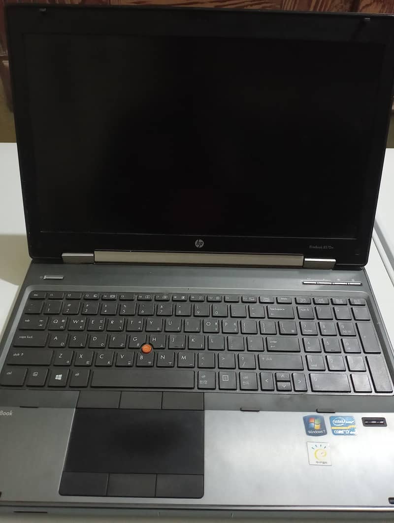 HP WORKSTATION 8570W 5