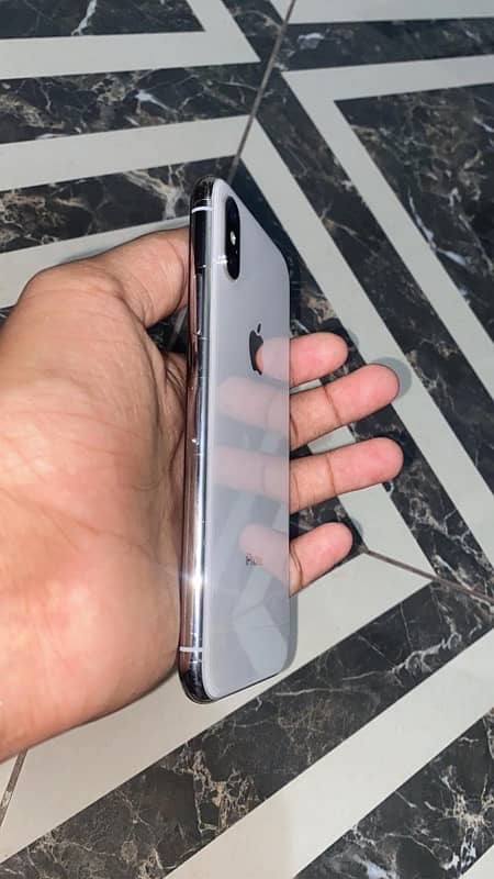 I phone x 256gb with original box lush condition for sale in lahore. 4