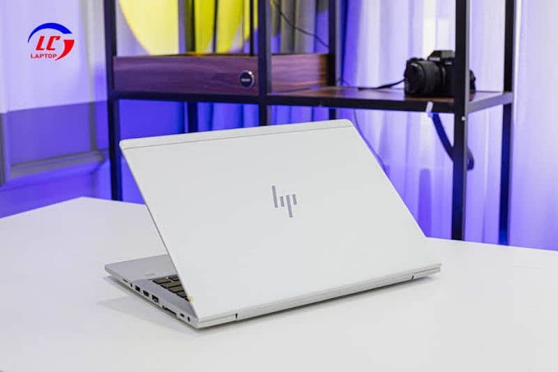 Hp New Logo Core i5 8th Generation 8GB Ram / 256GB SSD M. 2 0