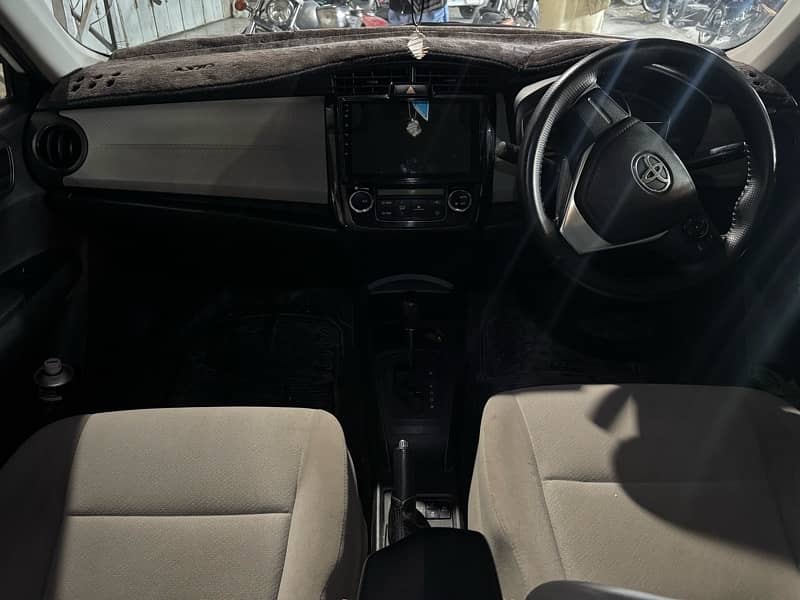 Toyota Corolla Axio 2014 5