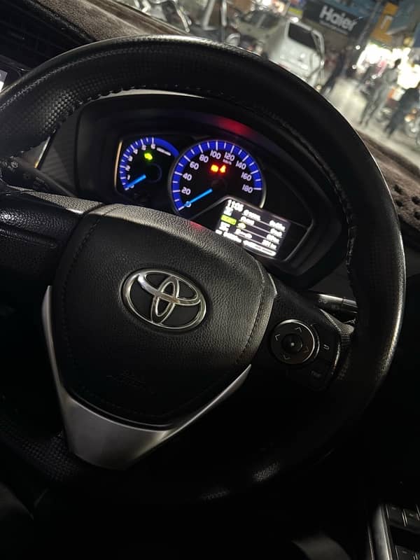 Toyota Corolla Axio 2014 7