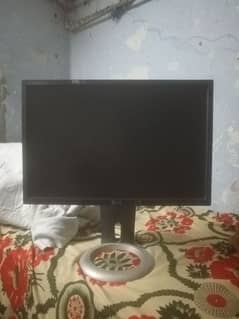 LG 22 inches Lcd